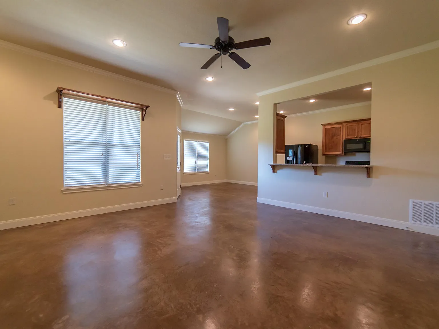 3 bed, 1494 sqft, $1,745 — Photo 3