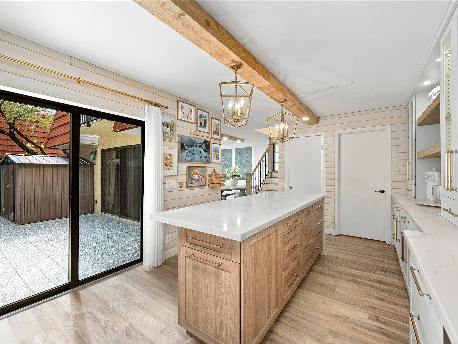 2 bed, 2.5 bath, 1372 sqft, $3,500 — Photo 3