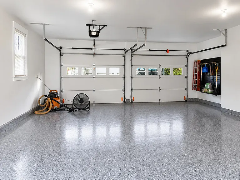 1290 W Main Rd — Photo 24