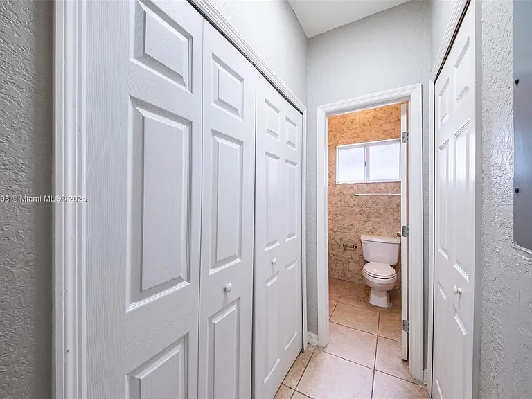 6124 SW 39th St — Photo 21