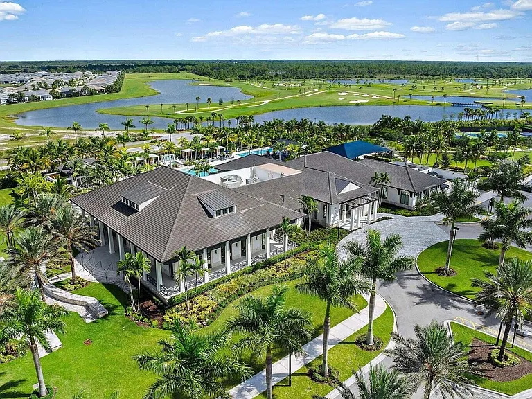 9124 Coral Isles Cir — Photo 76