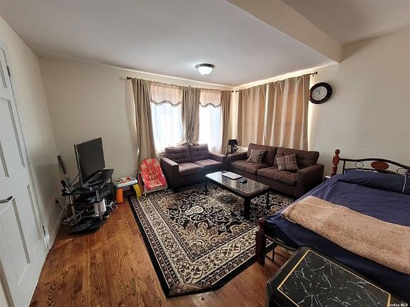 3rd image of 189-23 Mangin Ave #1