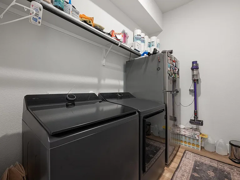 360 Crescent Moon Ct — Photo 30