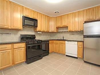 2nd image of 674 E 231st St