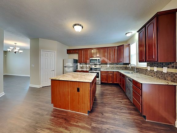 3rd image of 5928 W Port Dr