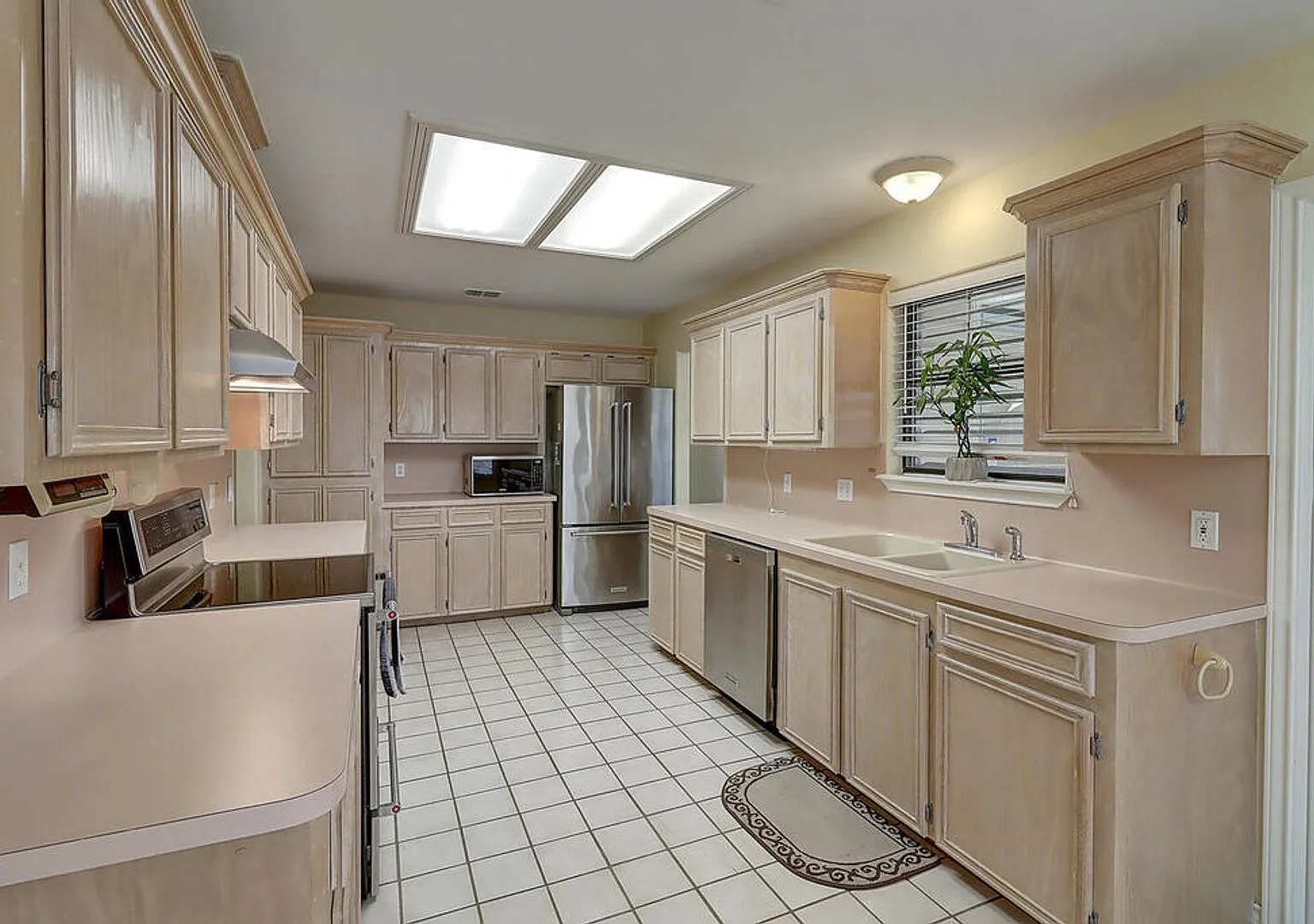 4321 Holly Ridge - 3/bed 2/bath $1975/mo — Photo 3