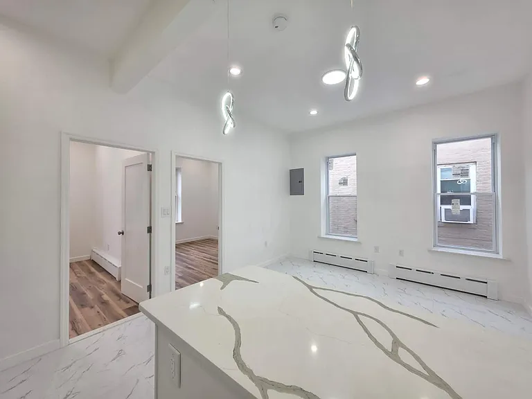 2722 E 26th St #2F — Photo 9