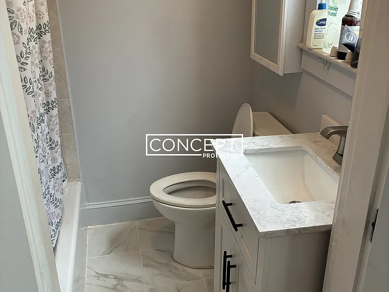 3 Roosevelt Ave #1 — Photo 4
