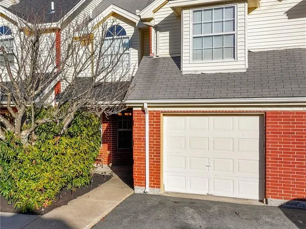 626 Smithfield Rd APT 504, North Providence, RI 02904