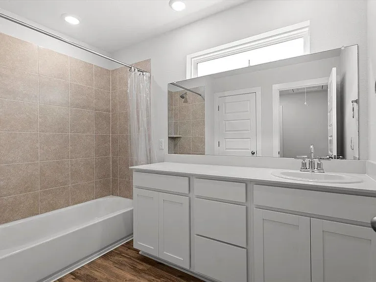 7106 Silver Star Ln — Photo 21