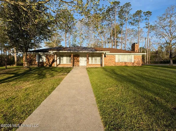 29129 J P Ladner Rd, Pass Christian, MS 39571