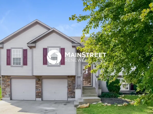 1413 NW High View Dr, Grain Valley, MO 64029