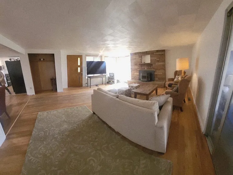 1325 San Miguel St — Photo 3