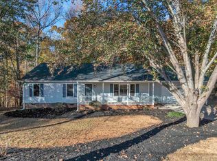 202 Holly Ln, Simpsonville, SC 29651