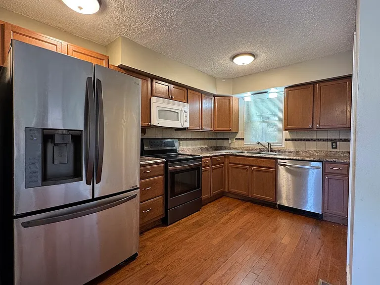 508 W Blake St — Photo 6