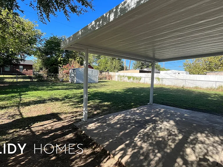 2813 SW 62nd St — Photo 32