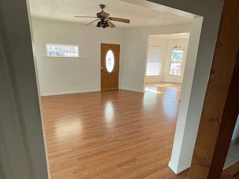 706 Railroad Ave #1 — Photo 7