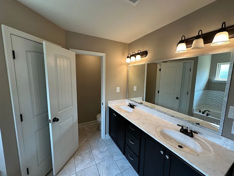 8053 Switzer Dr — Photo 16