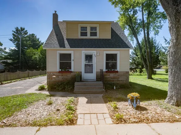 444 Park Ave, Wild Rose, WI 54984