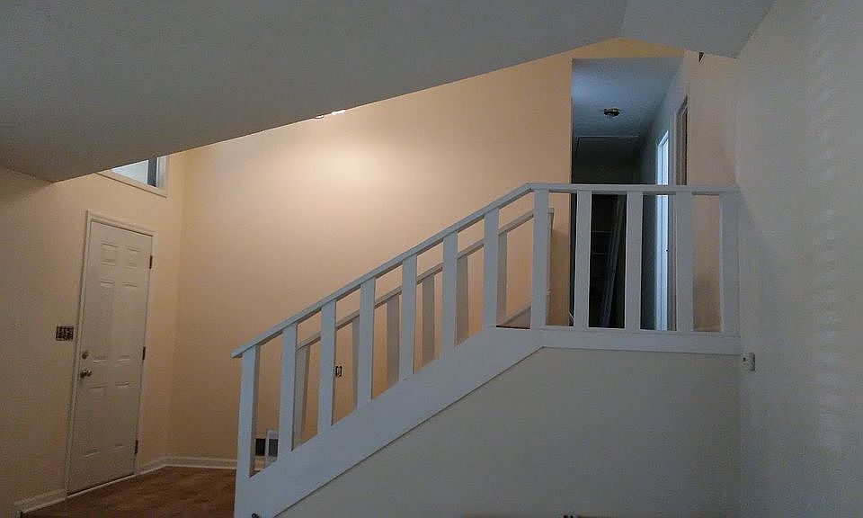 Foyer, Entrance upstairs