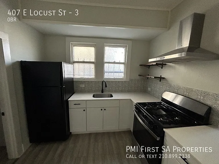 407 E Locust St #3 — Photo 3