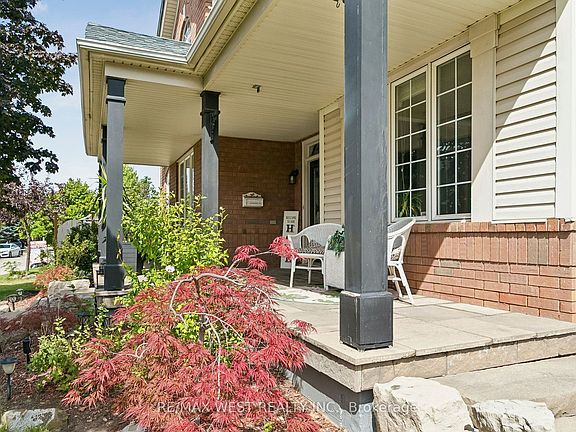 5th image of 737 Turrell Cres