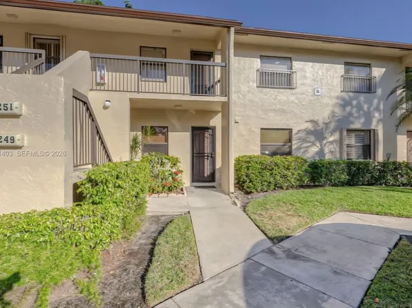 4249 Carambola Cir S #2698, Coconut Creek, FL 33066