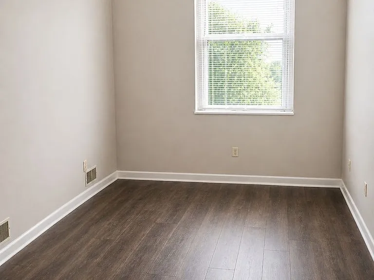 233 Ridgewood Ave — Photo 5