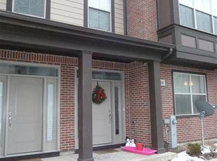 751 Keystone Ln, Vernon Hills, IL 60061