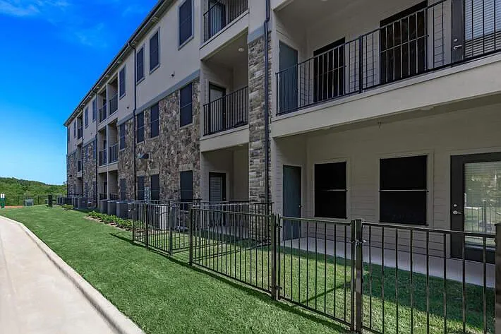 Building Photo - 3951 Dechman Dr