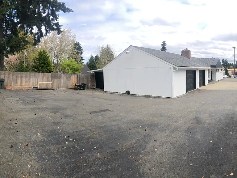 4001 S 12th St — Photo 3