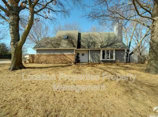 3800 Stockade Ct, Lawrence, KS 66049