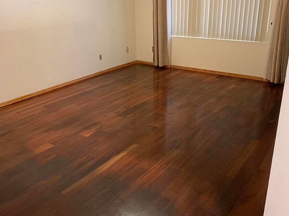 5th image of 108 E JASMINE Street