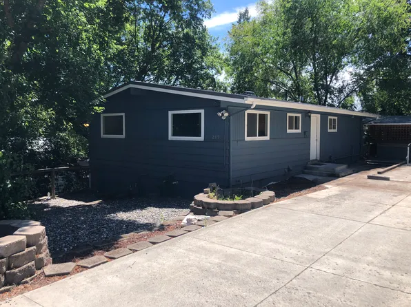 215 NW Webb St, Pullman, WA 99163