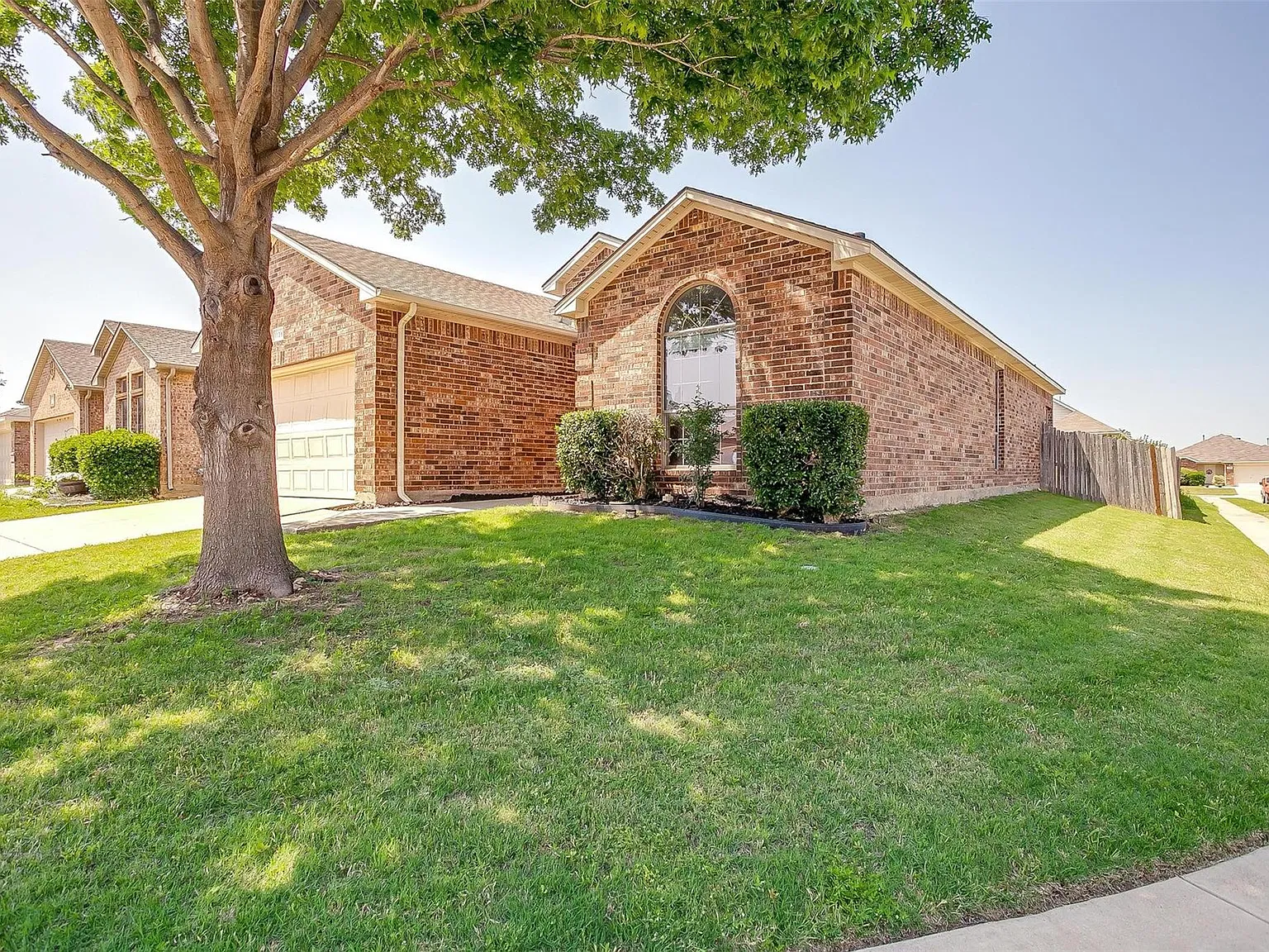 3 bed, 1655 sqft, $1,895 — Photo 2