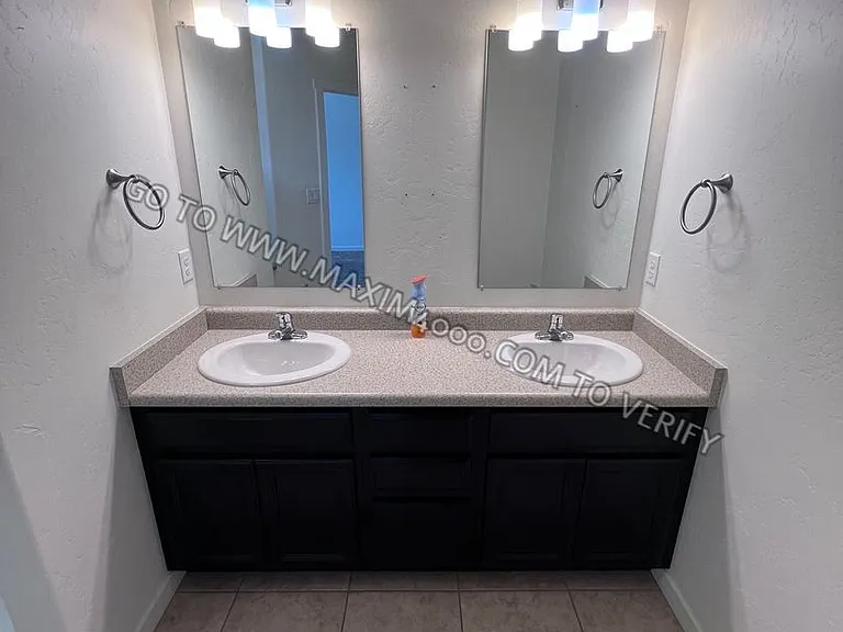 389 White River Dr — Photo 14
