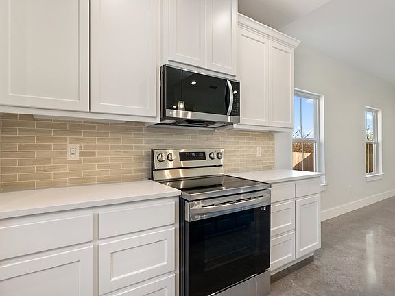 5th image of 221 Norwood Dr Drive