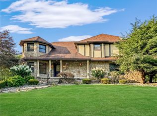 796 Hoover Rd, New Castle, PA 16101