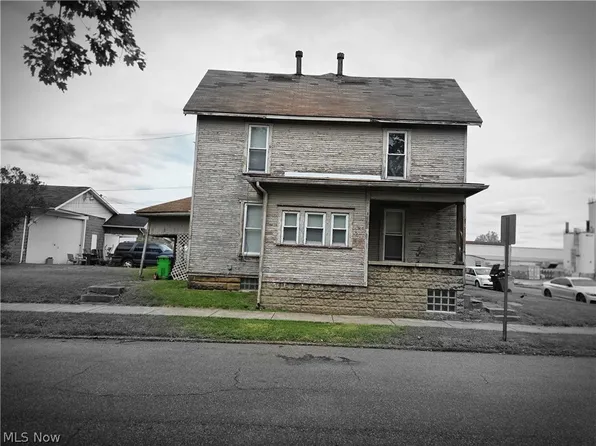 369/371 N 5th St, Coshocton, OH 43812