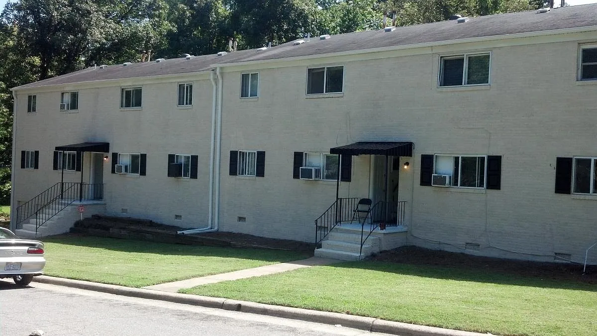 2 bed, 700 sqft, $1,600 — Photo 1