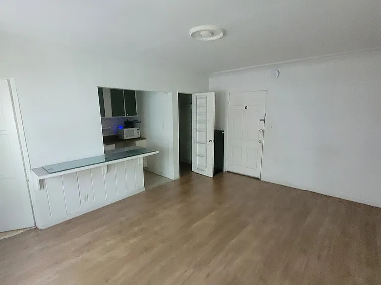 4754 Oakwood Ave #5 — Photo 2