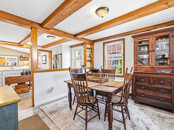 3rd image of 187 Raleigh Way