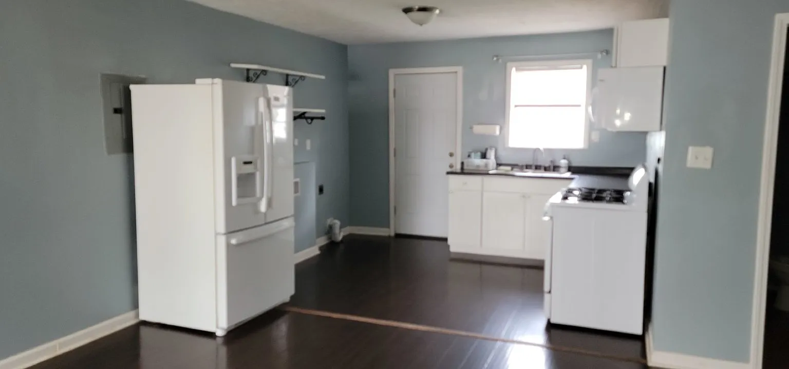 2 bed, 1.0 bath, $950 — Photo 3