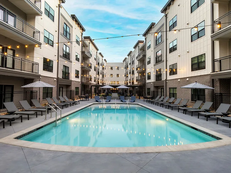 The Perry Residences — Photo 8