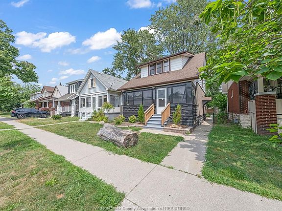 4th image of 982 Elm Ave