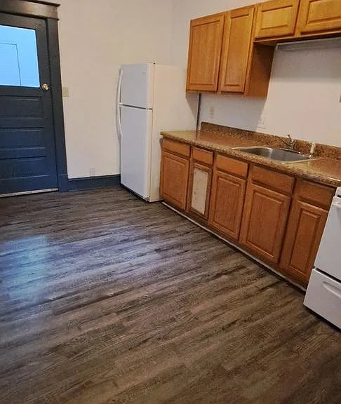 1321 Chesapeake Ave — Photo 3
