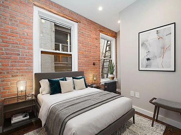 5th image of 70 Carmine St APT 2R