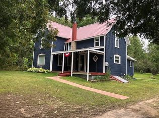 8102 Upper Bay Shore Rd, Charlevoix, MI 49720