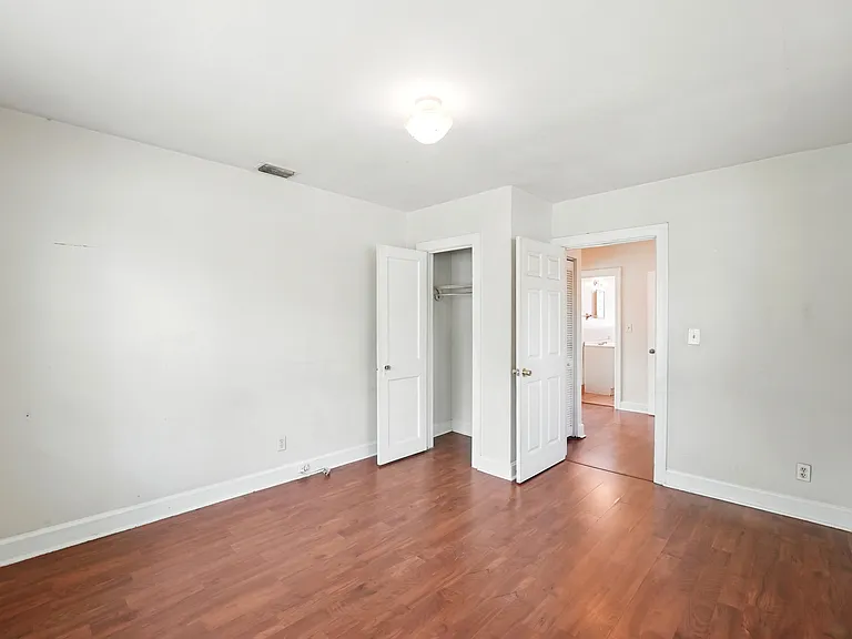 830 Nelson St — Photo 15