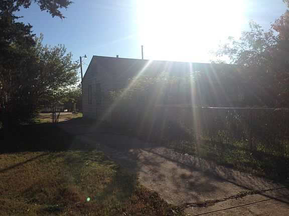 3rd image of 2330 NW Williams Ave
